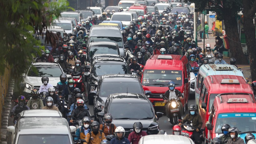 Jalan Berliku Mengurai Kemacetan Ibu Kota